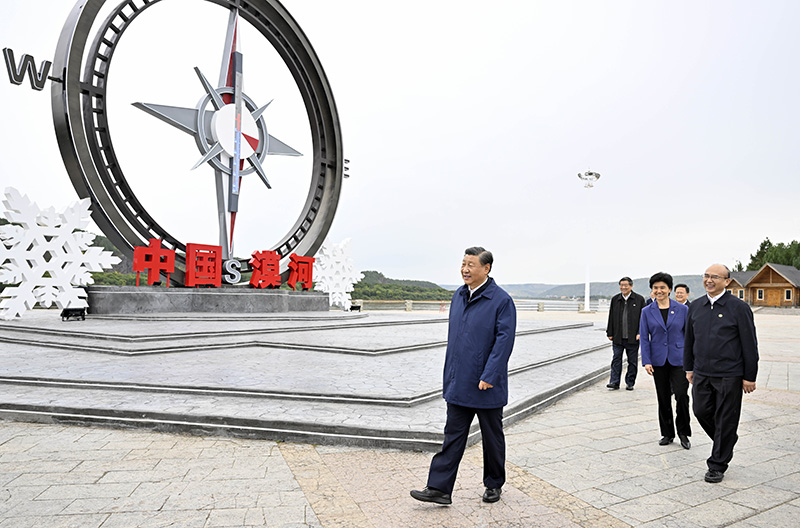 9月6日至8日，中共中央總書(shū)記、國家主席、中央軍委主席習近平在黑龍江考察。這是6日下午，習近平在大興安嶺地區漠河市北極村考察。
